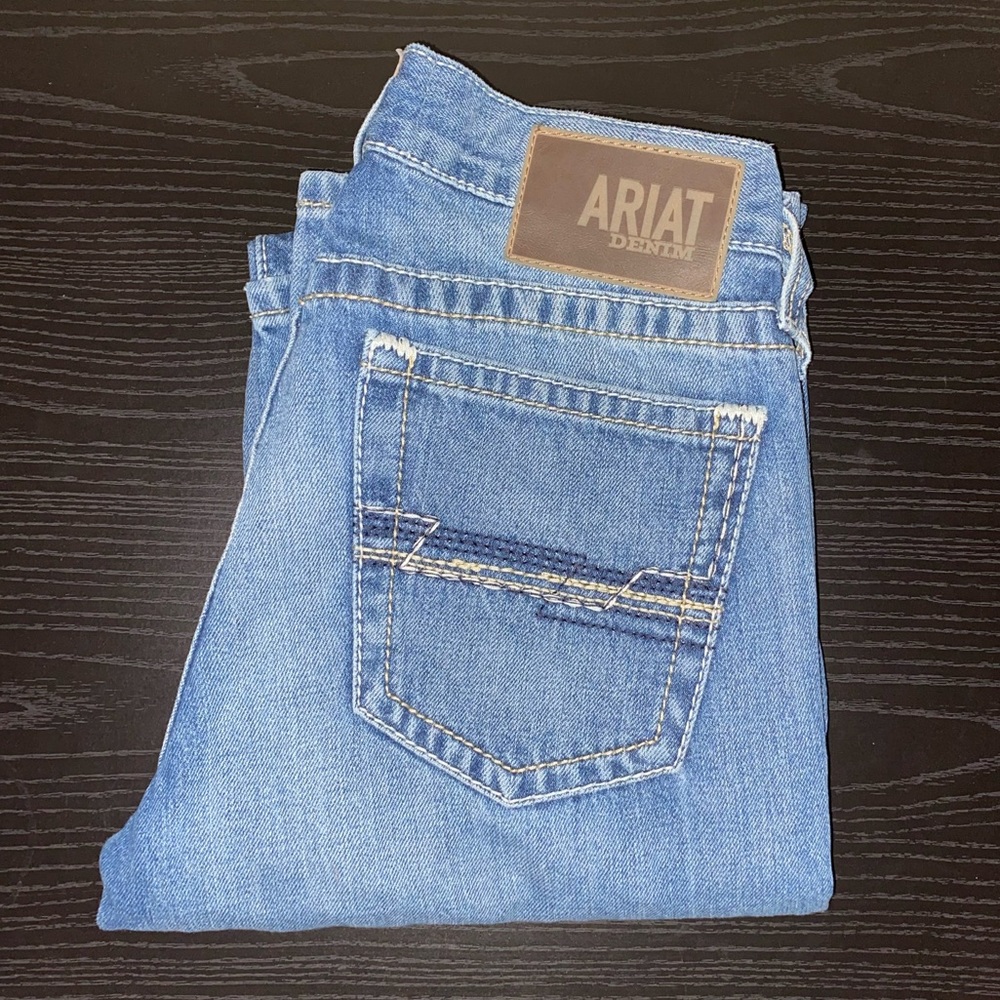 Ariat M7